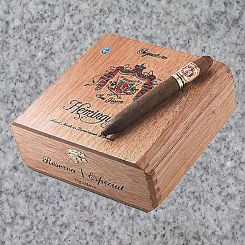 Arturo Fuente: HEMINGWAY SIGNATURE