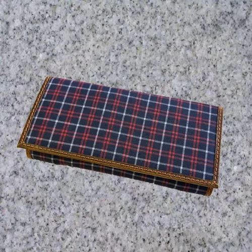4th Generation: Pouches & Cases: ROLL UP POUCH PLAID