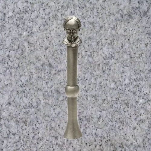 Peterson: PEWTER "THINKING MAN" PIPE TAMPER
