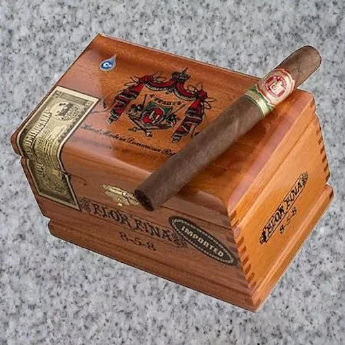 Arturo Fuente: 8-5-8 Maduro