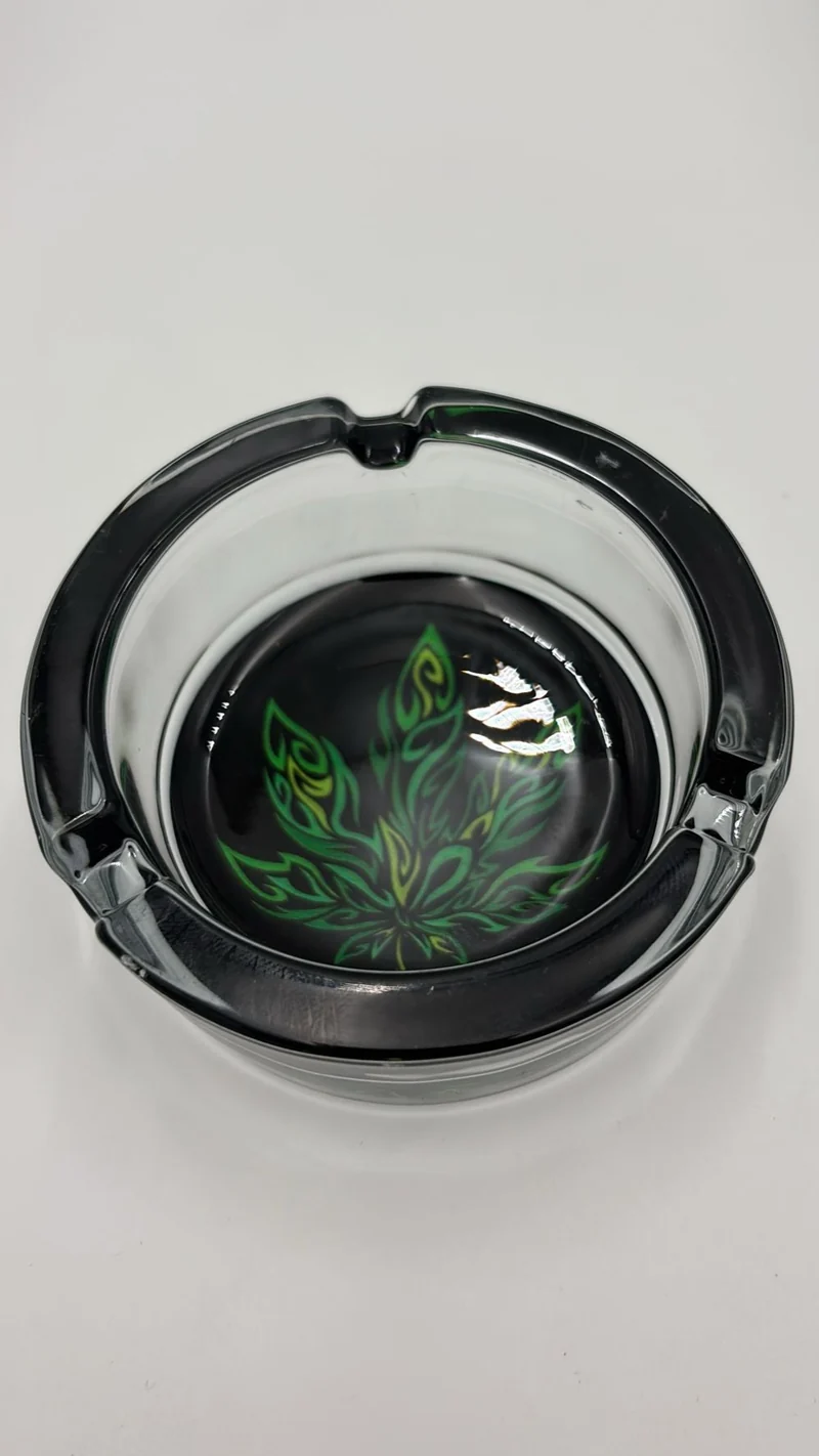 Hemp Leaves Glas Aschenbecher rund